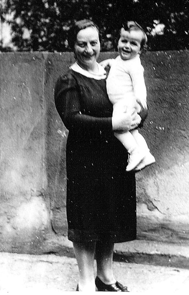 Anna Buchthal mit Sohn Salomon