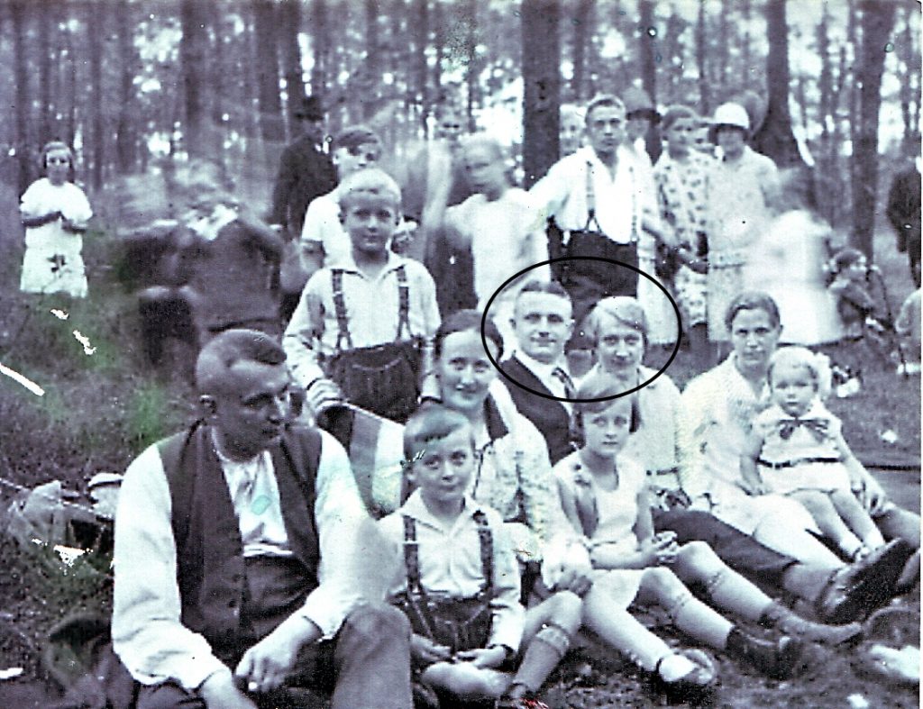 Im Oval Theresia Dornseiffer mit Ehemann Rudolf 1929