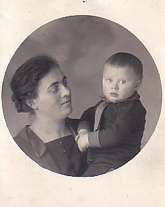 Betty Moses und Sohn Herbert (um 1928)